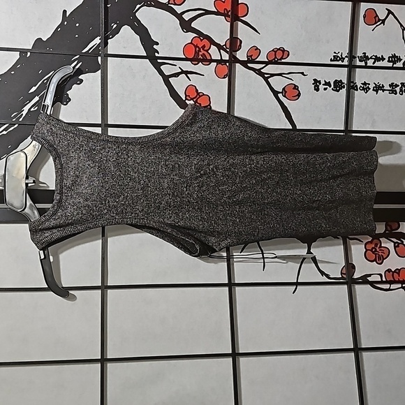 Agolde Gray Cutaway Tank Top Size Large NWT - Picture 6 of 7